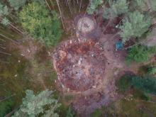 Kamienne kręgi Gotów – przestrzeń wyobraźni w leśnej głuszy