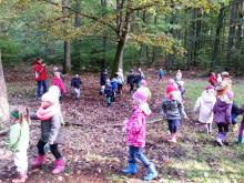 Wizyta przedszkolaków w lesie